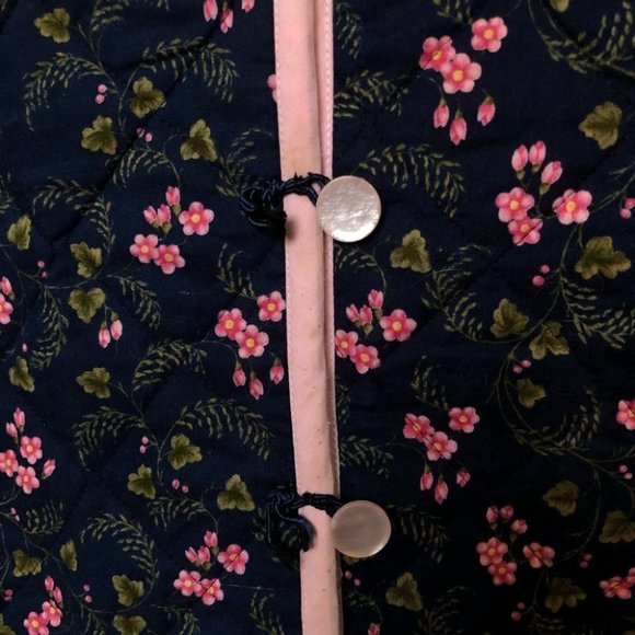 Vintage Handmade Quilted Floral Cottagecore Cozy Button Up Jacket - Picture 5 of 7